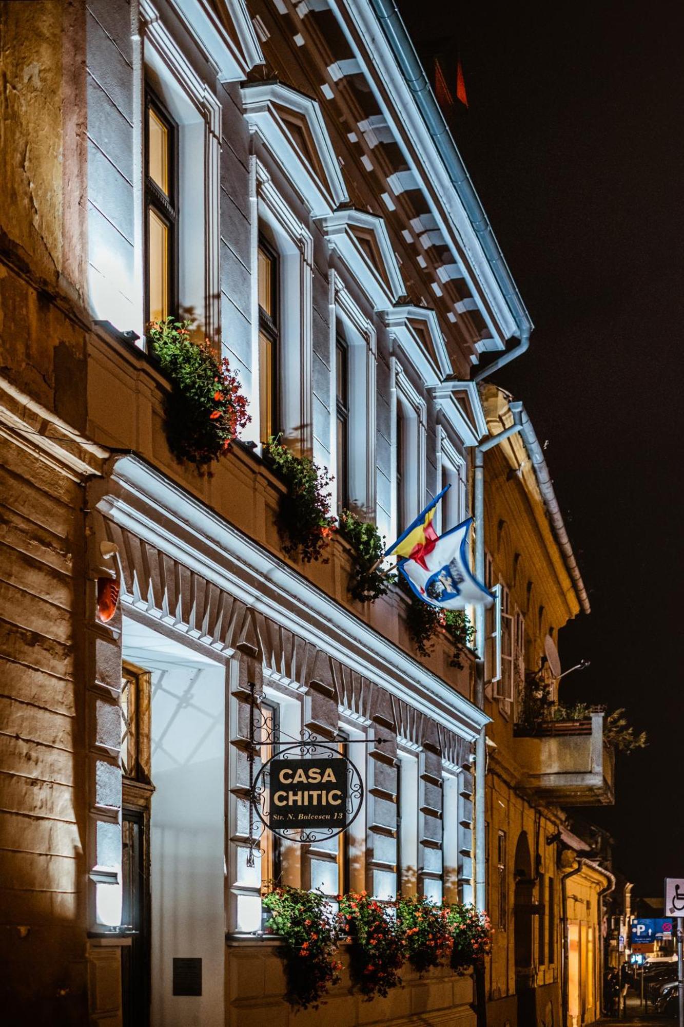 Casa Chitic - Hotel & Restaurant- Str Nicolae Balcescu 13 Braşov Exteriör bild